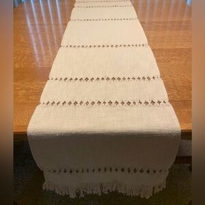 Linen Tablerunners (2) & Placemat